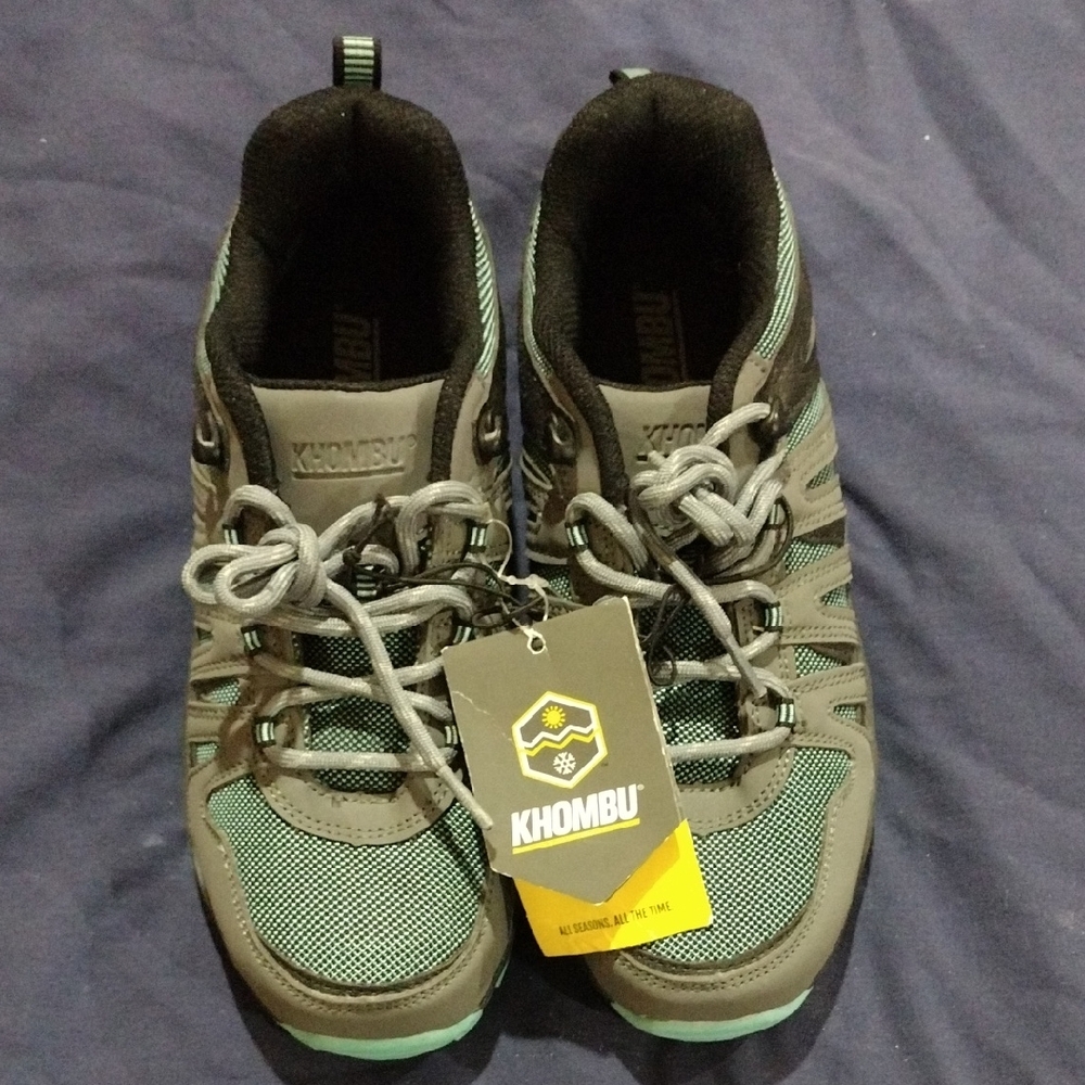 Khombu Men's Black and Gray Athletic Shoes